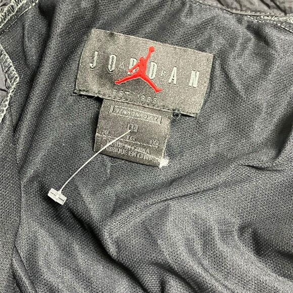 Nike Air Jordan Jacket WMNS XL Black Windbreaker  CU6319-010 Sporty Reflective - Picture 5 of 15